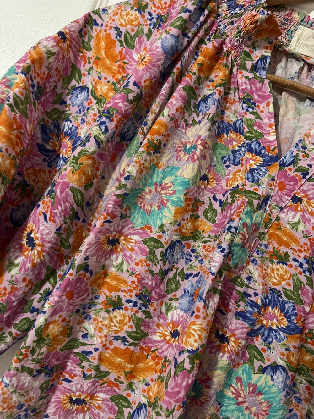 Umgee Floral Smocked V-Neck Top Blouse in Pink, Orange, Blue, Green 1XL - Picture 3 of 14